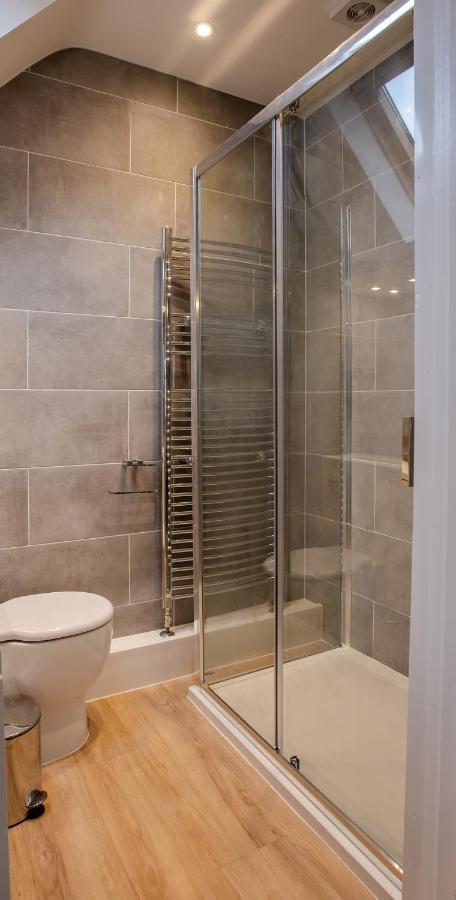 Апартаменты Bright And Luxurious Flat In The Heart Of Ридинг Экстерьер фото
